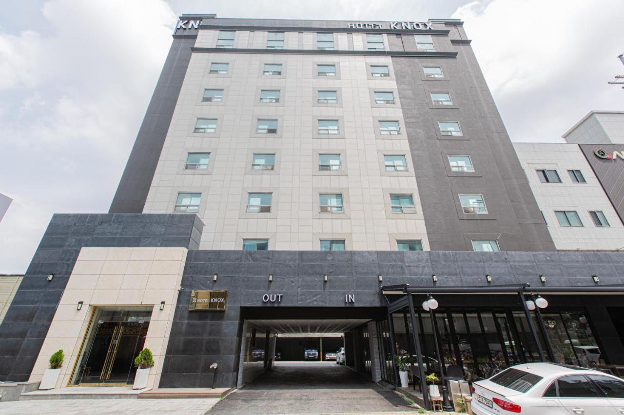 Knox Hotel Чхонан Экстерьер фото