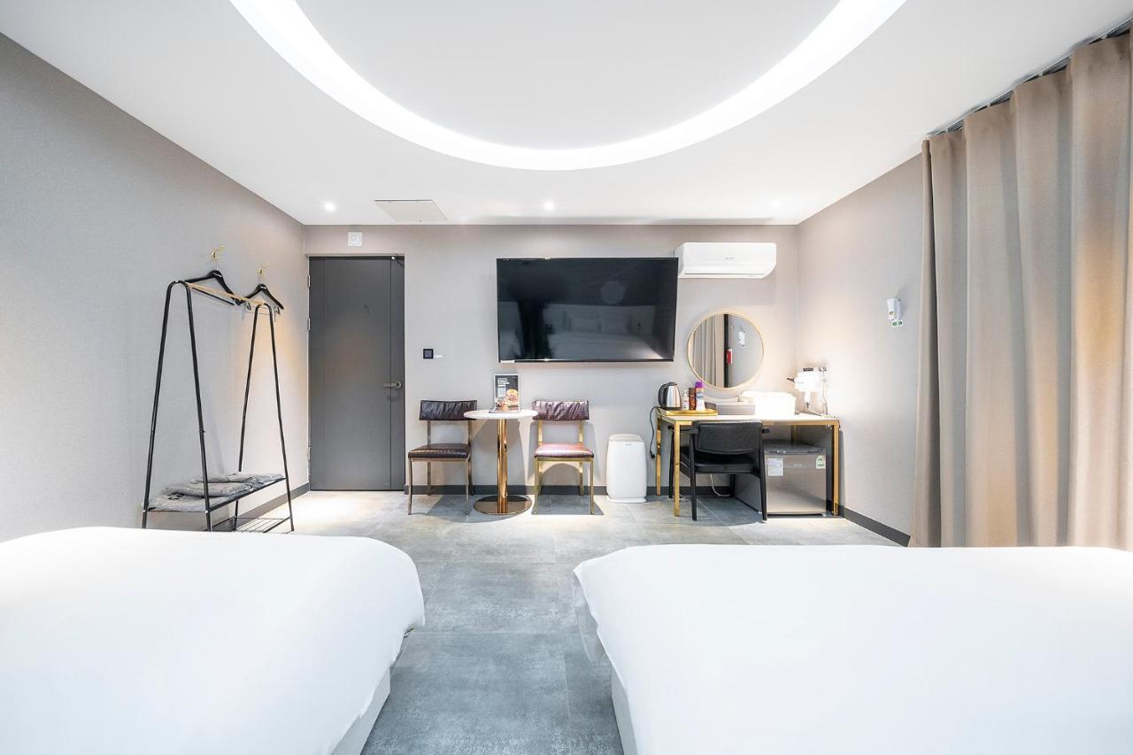 Knox Hotel Чхонан Экстерьер фото